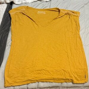 Eddie Bauer Golden V-Neck Women's Top